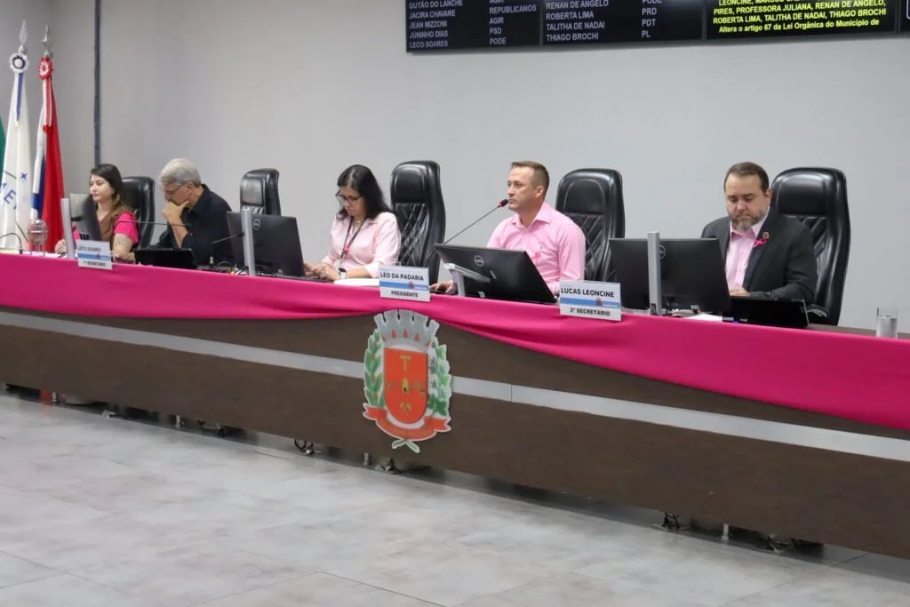 Câmara de Americana aprova quatro projetos e 18 outras proposituras em sessão desta terça-feira 5 261013SessaoOrdinaria