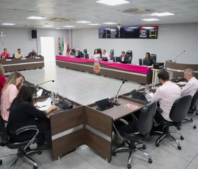 Câmara de Americana aprova proposta que exige ensino superior para secretários e diretores municipais 15 261023SessaoExtra 1024x681