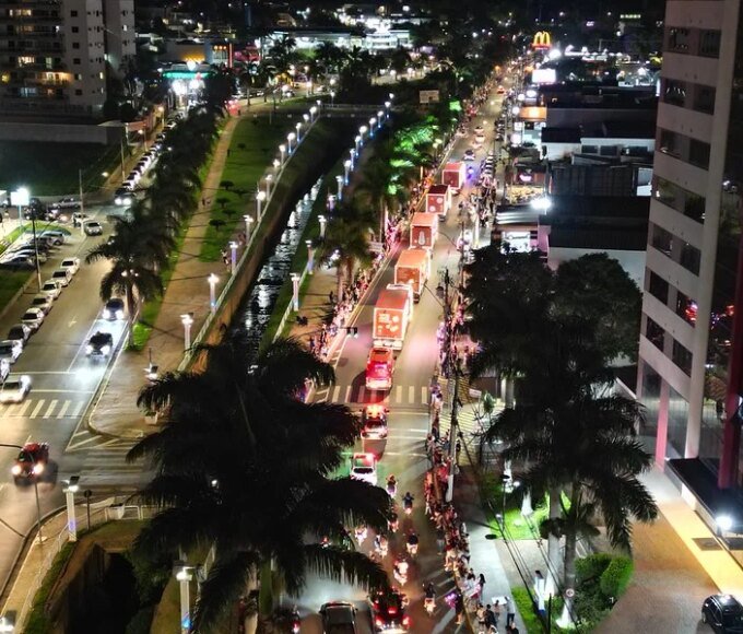 Caravana de Natal da Coca-Cola percorre cerca de 10 km em Americana no dia 18 de novembro 14 54935416930 db2a382c97 c