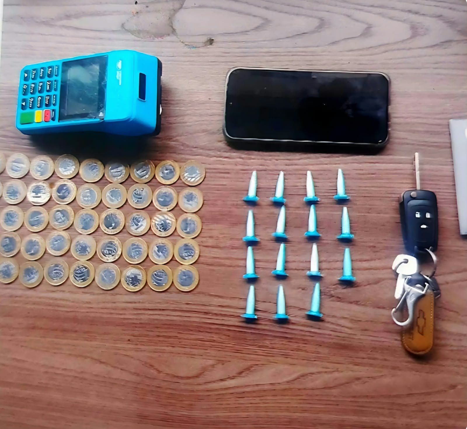 Guarda Civil de Capivari prende dois homens por tráfico de drogas no Santa Rita do Trevo 5 OCORRENCIA DROGAS STA. RITA 2 10