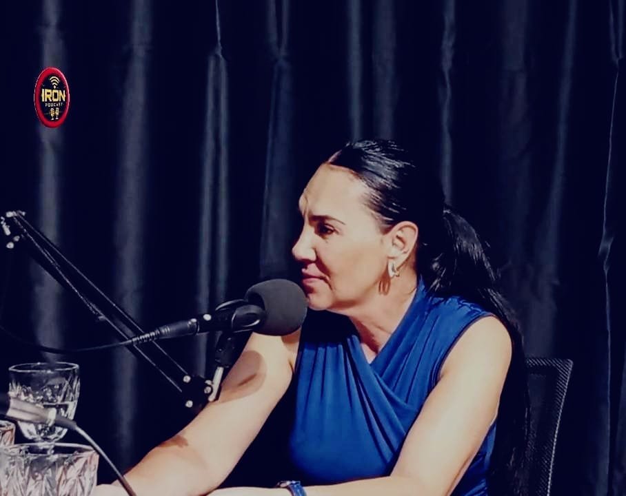 Planejamento dos recursos públicos e inclusão marcam entrevista de Sara Pinto no Iron Podcast 5 WhatsApp Image 2026 10 01 at 10.35.20