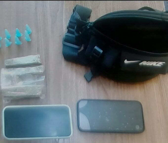 Dois homens são presos por tráfico de drogas na Rodovia Antônio Forti (Kanela) 12 WhatsApp Image 2026 10 07 at 20.25.11