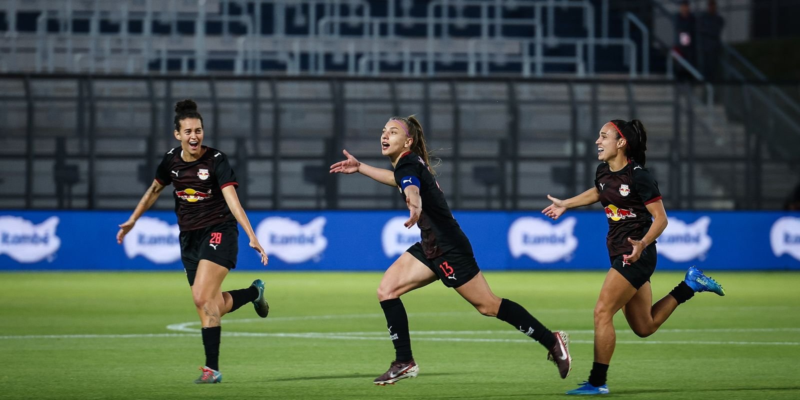 Internacional e Bragantino garantem vaga nas semifinais da Copa do Brasil Feminina 5 bragantinas copa do brasil fem 2026.jpg