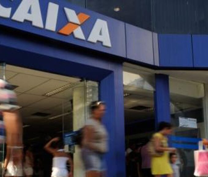 Bancos fecham ou abrem? Veja como funcionam os serviços no feriado de 12 de outubro 14 caixa tania rego 0 0