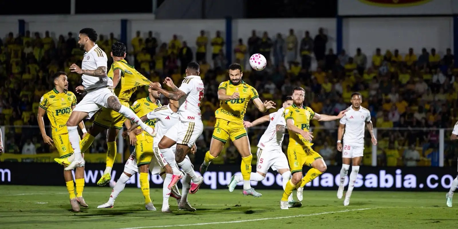 Com um a mais em campo, Mirassol vence o Internacional e complica rival no Brasileirão 5 mirassol