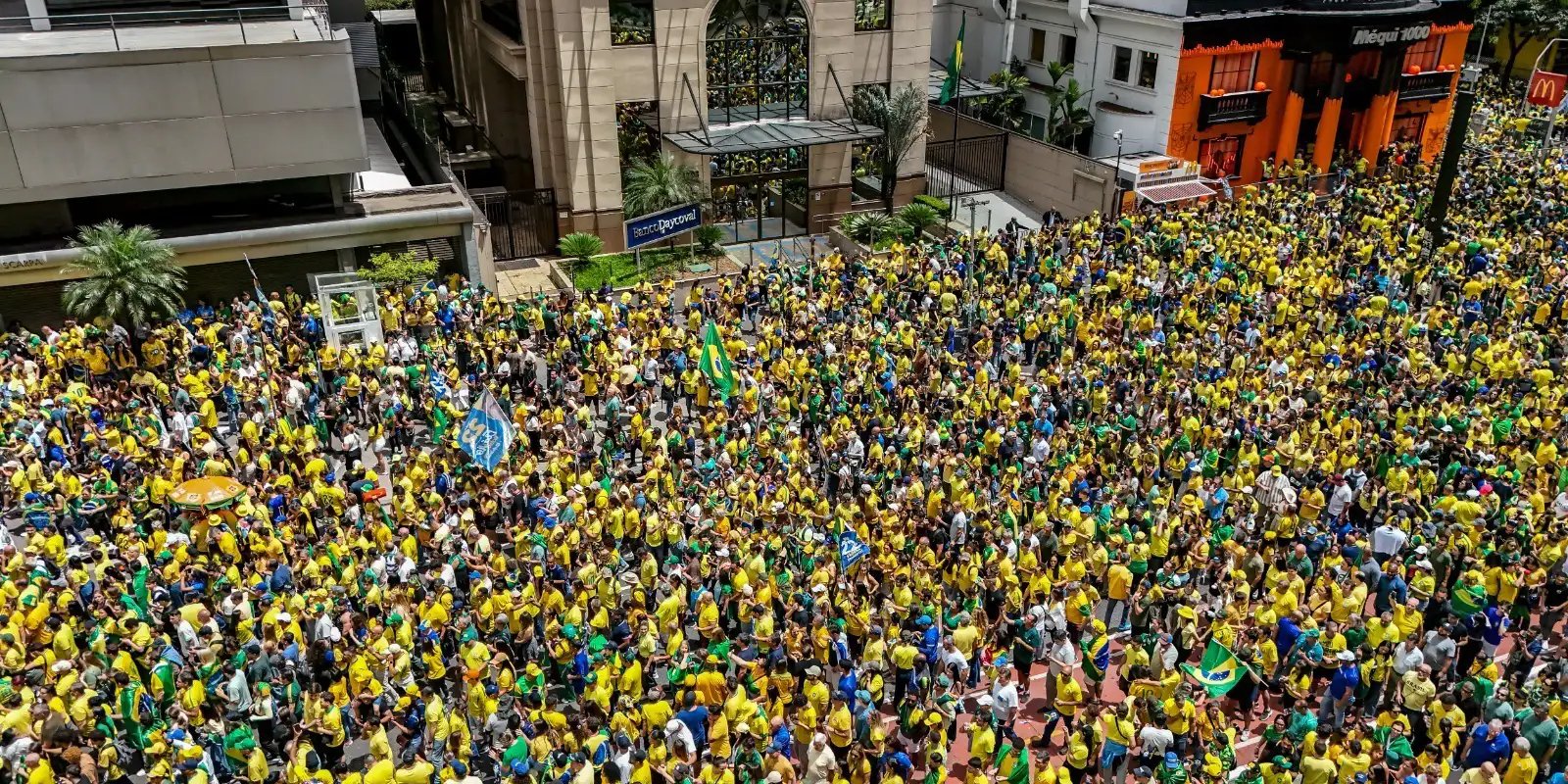 Flávio Bolsonaro mobiliza apoiadores em ato na Avenida Paulista 5 raf2559 13 0